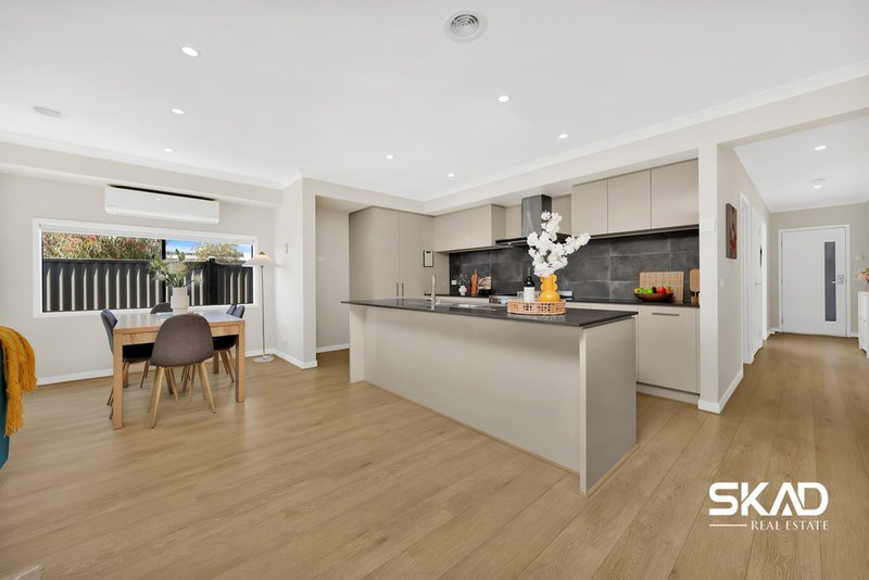 Photo - 27 Nesting Vista, Craigieburn VIC 3064 - Image 5