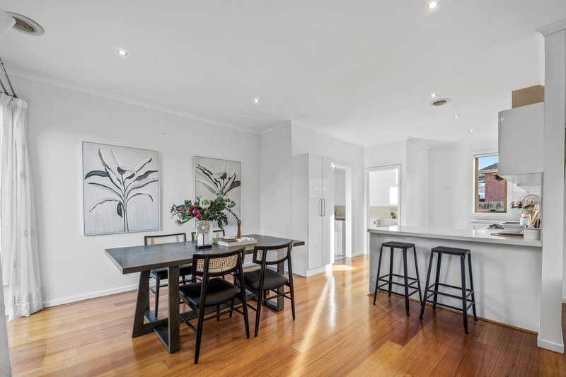 Photo - 2/7 Newbigin Street, Burwood VIC 3125 - Image 6