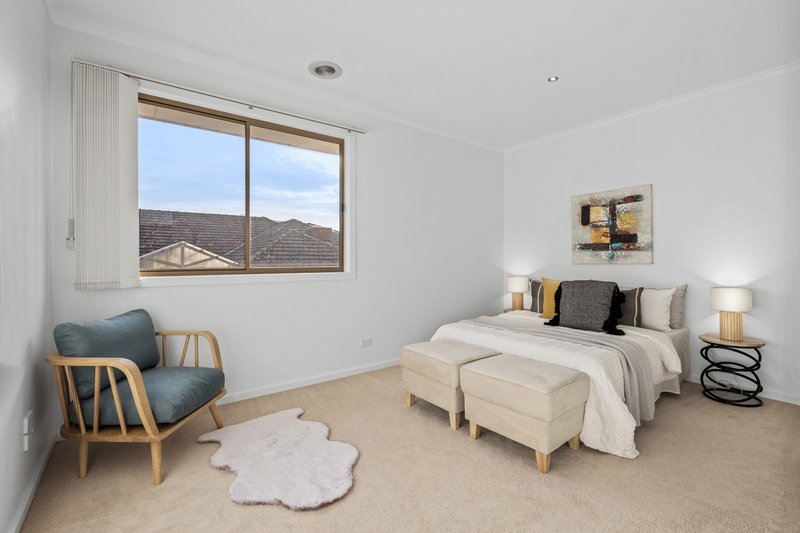 Photo - 2/7 Newbigin Street, Burwood VIC 3125 - Image 10