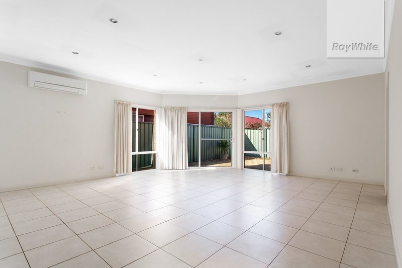 Photo - 27 Newland Way, Mawson Lakes SA 5095 - Image 3