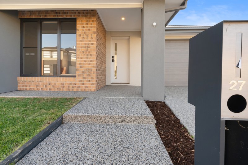 Photo - 27 Oakham Street, Donnybrook VIC 3064 - Image 2