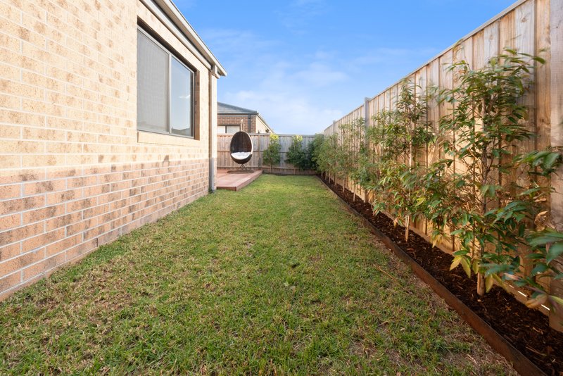 Photo - 27 Oakham Street, Donnybrook VIC 3064 - Image 6