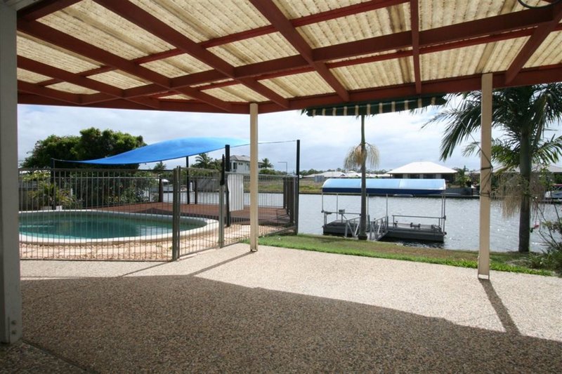 Photo - 27 Oleander Drive, Bongaree QLD 4507 - Image 3