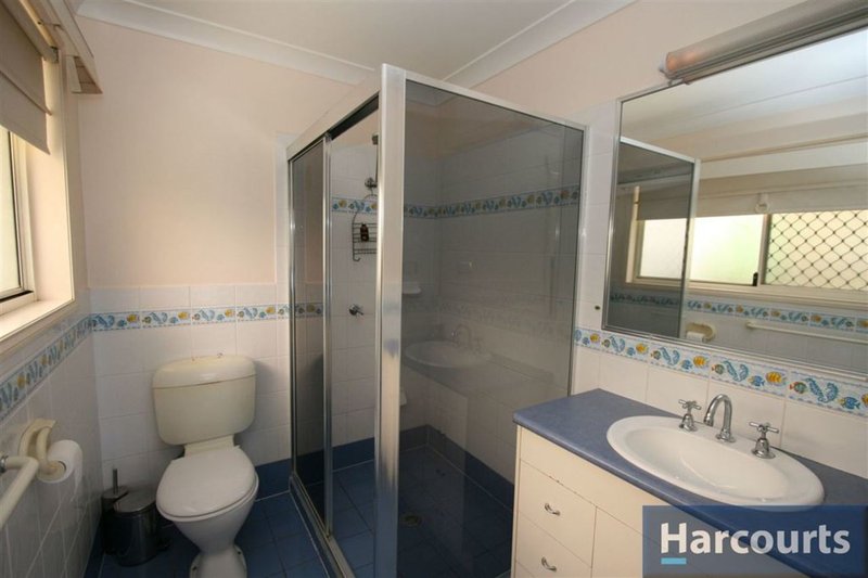 Photo - 27 Oleander Drive, Bongaree QLD 4507 - Image 11