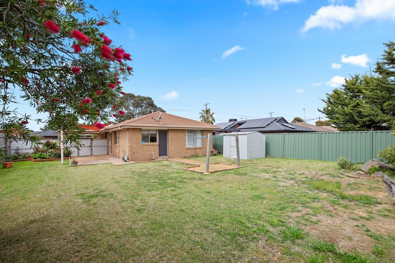 Photo - 27 Oriole Drive, Werribee VIC 3030 - Image 11