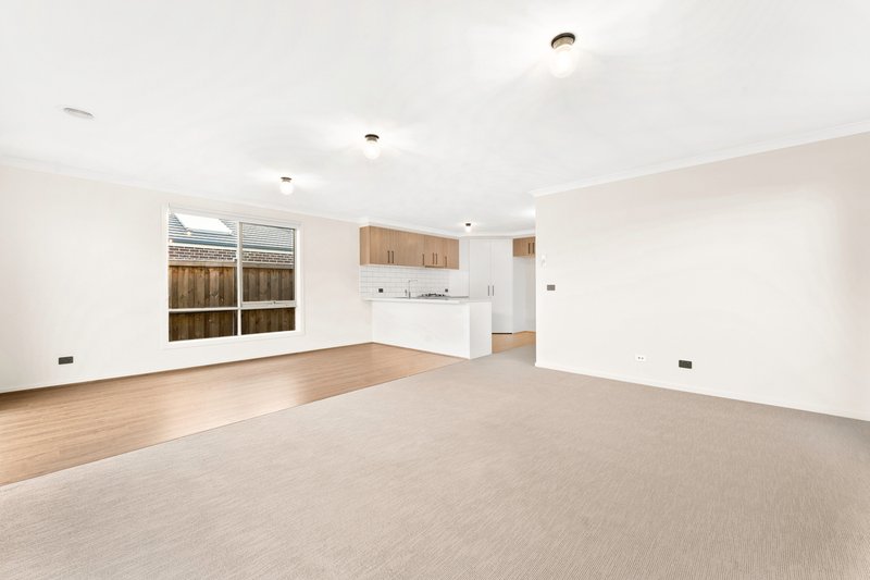 Photo - 27 Orleana Way, Clyde North VIC 3978 - Image 3