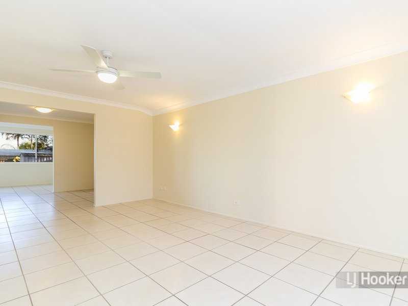 Photo - 27 Owens Street, Boronia Heights QLD 4124 - Image 2