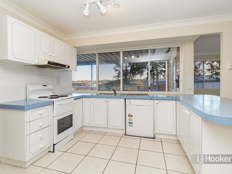 Photo - 27 Owens Street, Boronia Heights QLD 4124 - Image 3