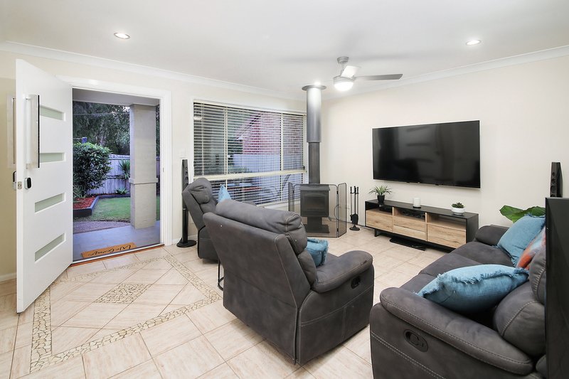 Photo - 27 Oxley Place, Forest Lake QLD 4078 - Image 5