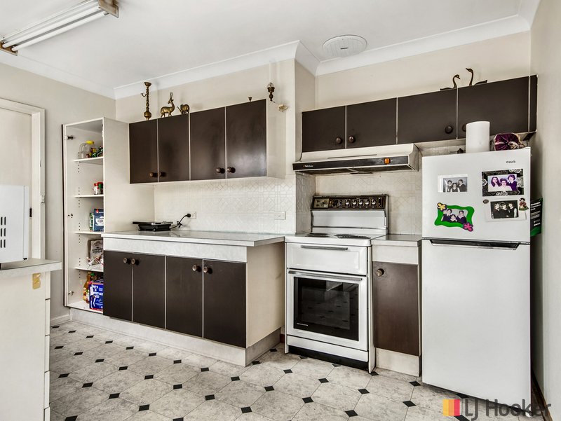 Photo - 27 Pacific Road, Surf Beach NSW 2536 - Image 6