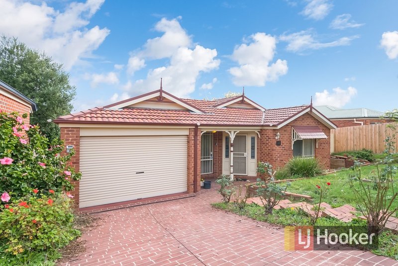 27 Palm Way, Narre Warren South VIC 3805