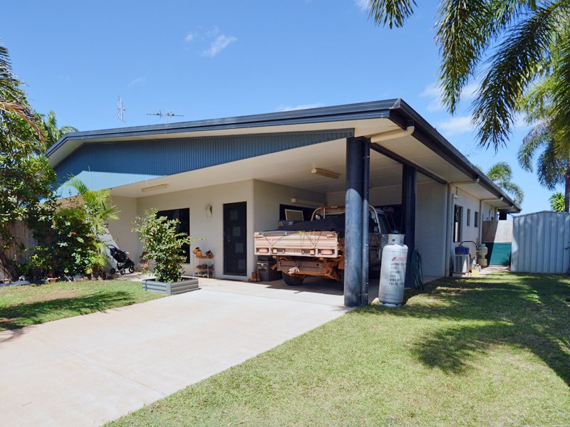 2/7 Pandanus Parade, Nanum QLD 4874