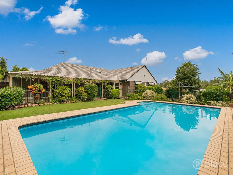 Photo - 27 Pandian Crescent, Bellbowrie QLD 4070 - Image 1