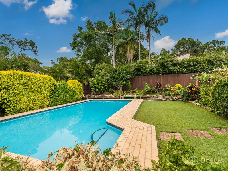 Photo - 27 Pandian Crescent, Bellbowrie QLD 4070 - Image 16