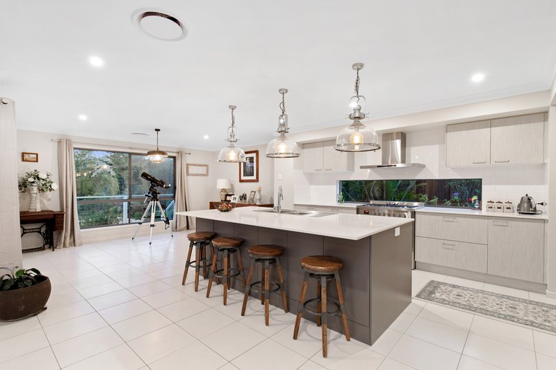 Photo - 27 Panorama Place, Upper Kedron QLD 4055 - Image 7