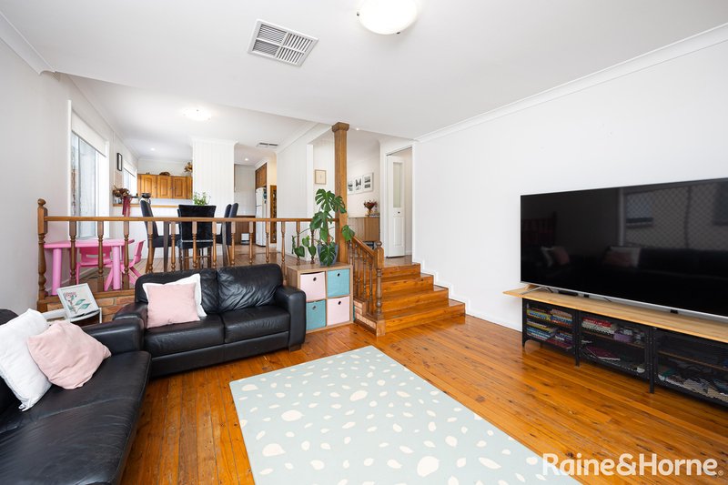 Photo - 27 Panorama Street, Kooringal NSW 2650 - Image 4