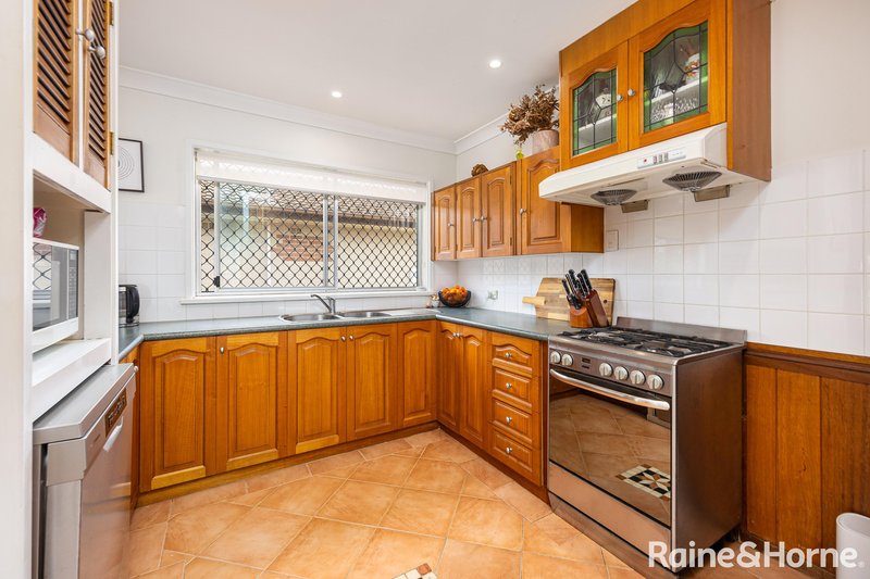 Photo - 27 Panorama Street, Kooringal NSW 2650 - Image 5