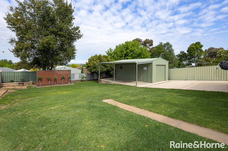 Photo - 27 Panorama Street, Kooringal NSW 2650 - Image 13