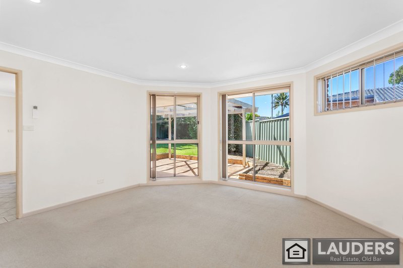 Photo - 2/7 Paradise Close, Old Bar NSW 2430 - Image 4