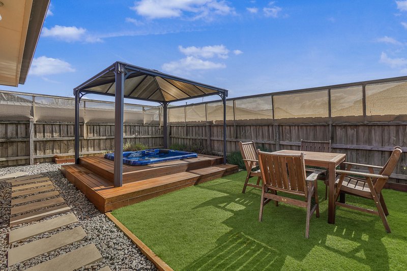 Photo - 27 Park Boulevard, Pakenham VIC 3810 - Image 10