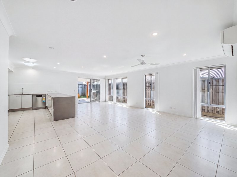 Photo - 27 Park Vista Drive, Mango Hill QLD 4509 - Image 2
