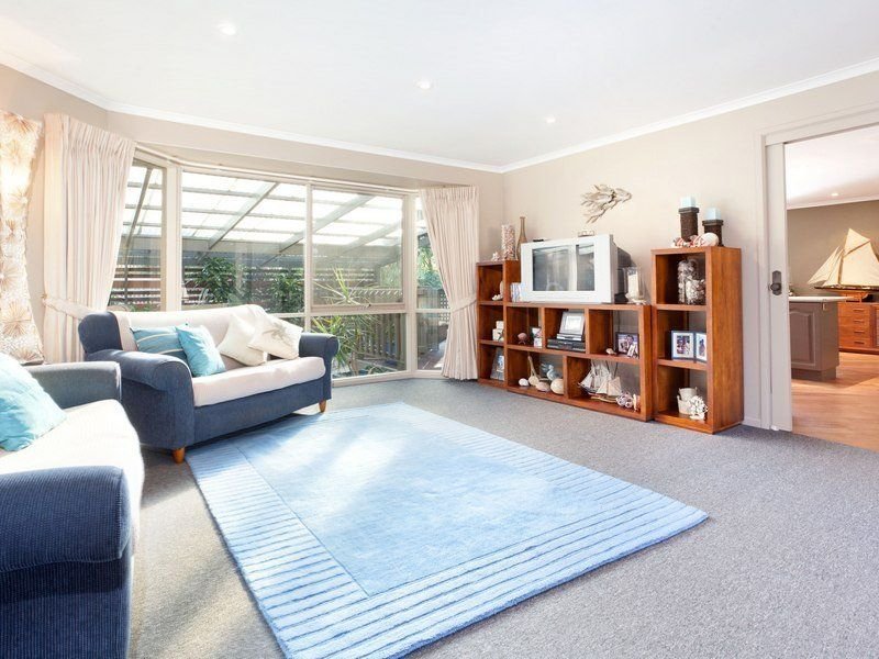 Photo - 27 Parkside Crescent, Mornington VIC 3931 - Image 2