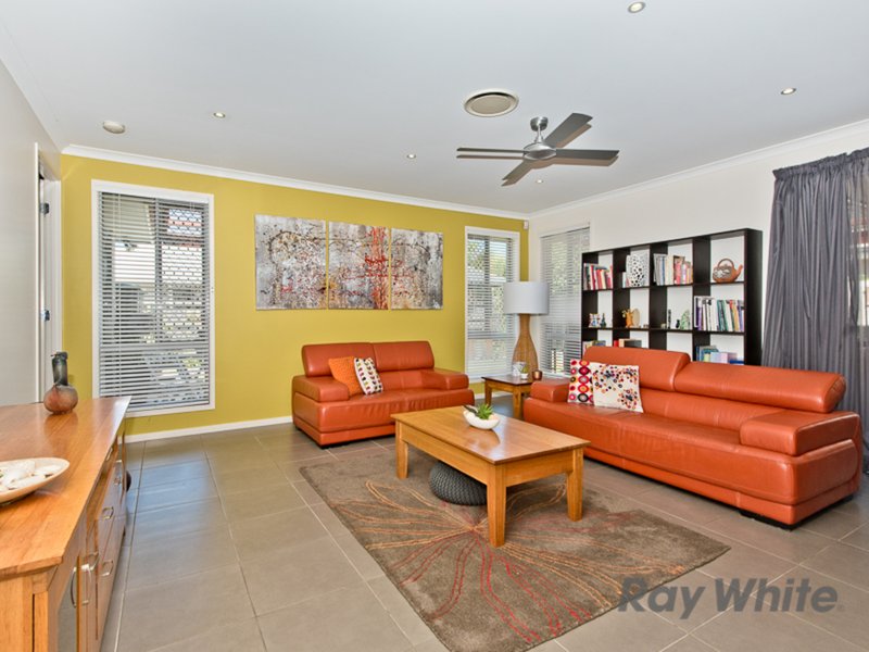 Photo - 27 Parkway Cres , Murrumba Downs QLD 4503 - Image 8