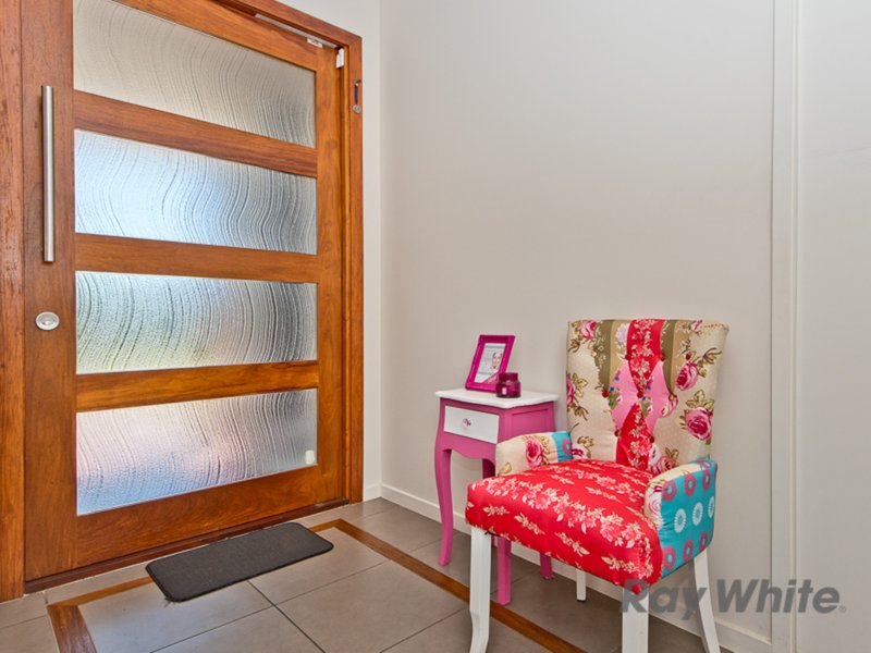 Photo - 27 Parkway Crescent, Murrumba Downs QLD 4503 - Image 3