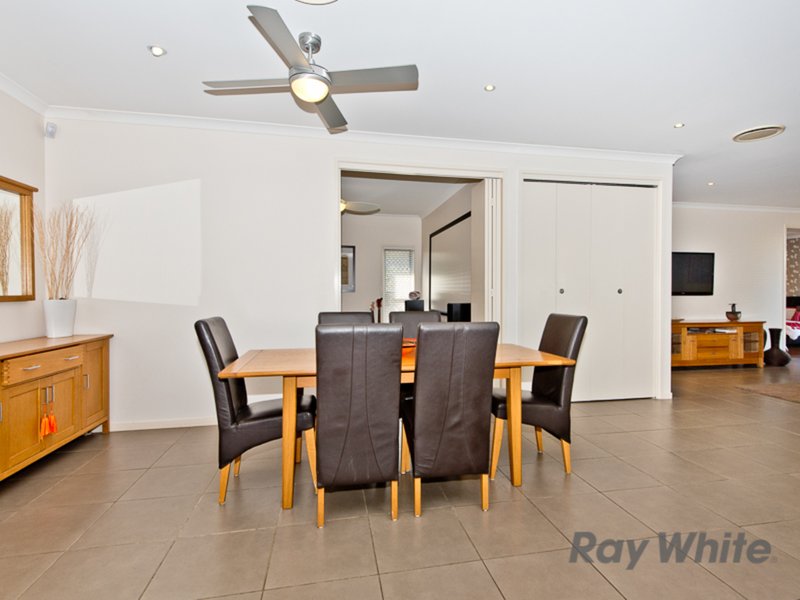 Photo - 27 Parkway Crescent, Murrumba Downs QLD 4503 - Image 7