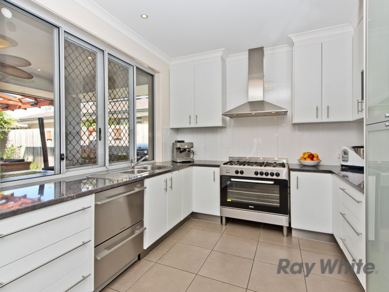 Photo - 27 Parkway Crescent, Murrumba Downs QLD 4503 - Image 9