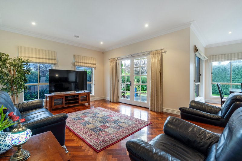 Photo - 27 Parramatta Walk, Craigieburn VIC 3064 - Image 5