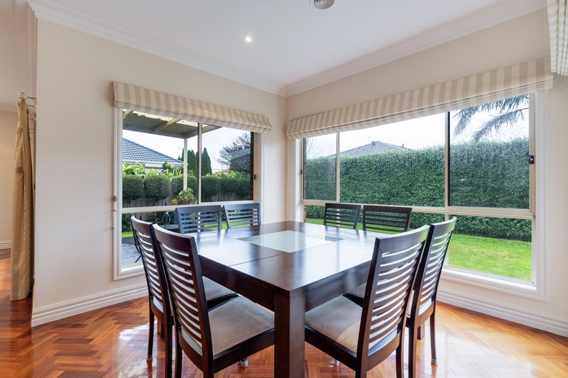 Photo - 27 Parramatta Walk, Craigieburn VIC 3064 - Image 6