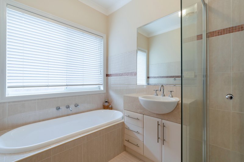 Photo - 27 Parramatta Walk, Craigieburn VIC 3064 - Image 13