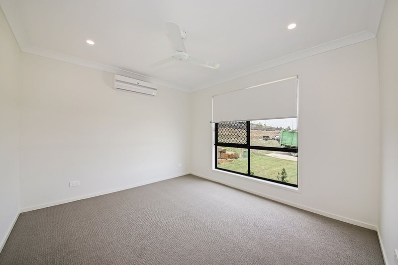 Photo - 27 Parsons Street, Collingwood Park QLD 4301 - Image 9