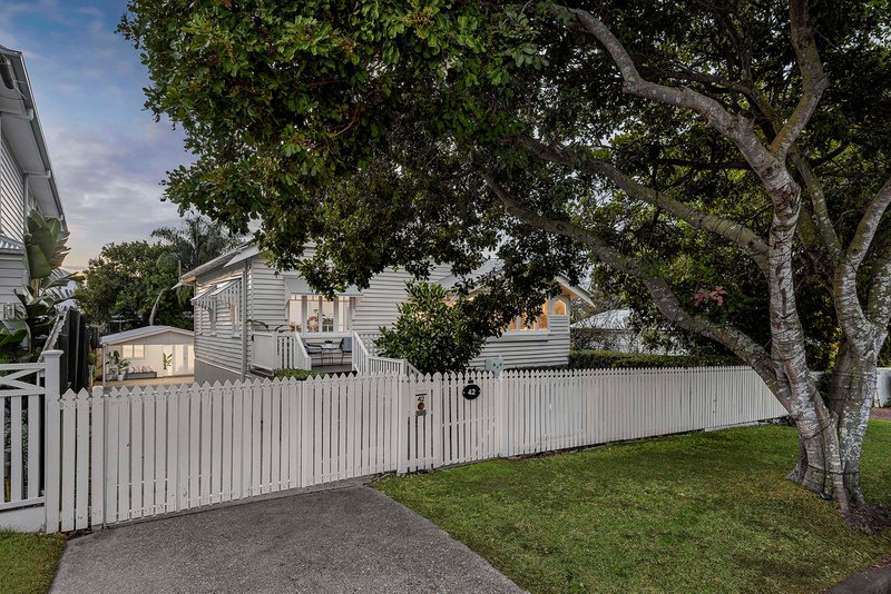 Photo - 27 Pattison Avenue, Norman Park QLD 4170 - Image 23