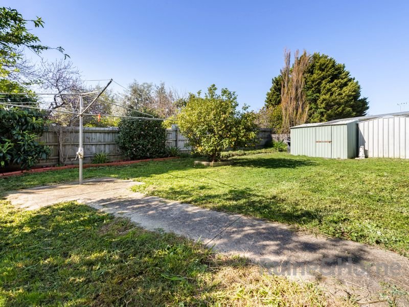 Photo - 27 Pauline Court, Hampton Park VIC 3976 - Image 7