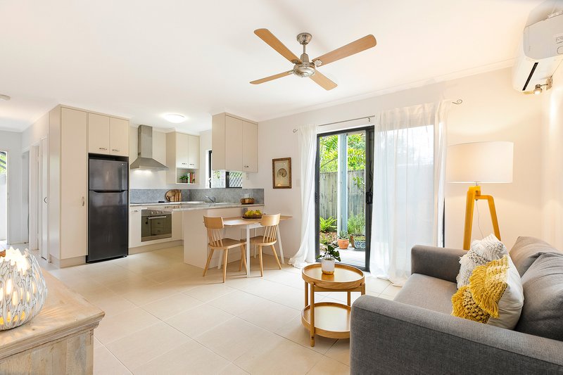 2/7 Pearl Street, Cooroy QLD 4563