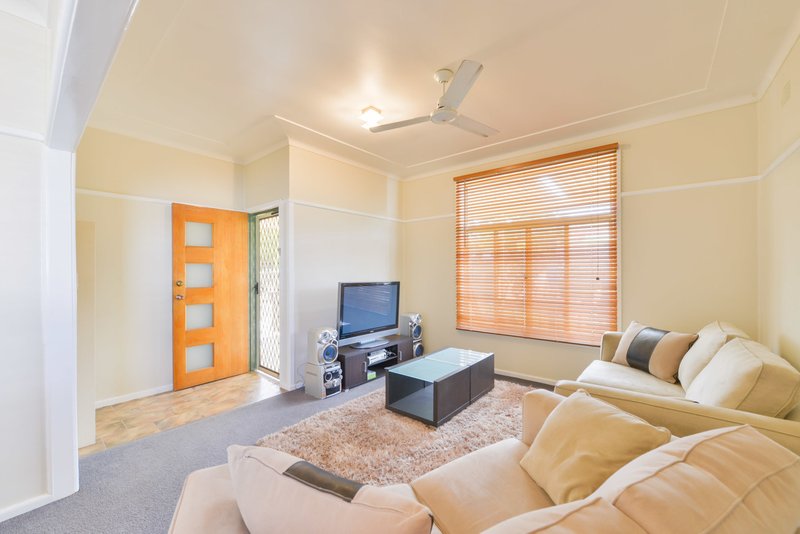 Photo - 27 Peel Street, Tamworth NSW 2340 - Image 4