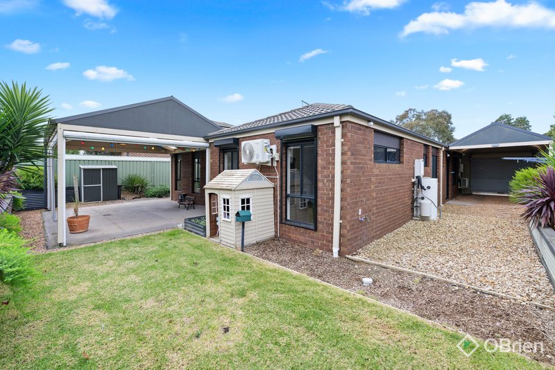 Photo - 27 Pembury Way, Wyndham Vale VIC 3024 - Image 15