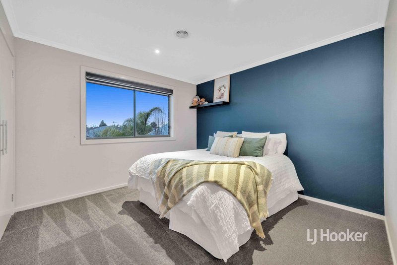 Photo - 27 Peppertree Drive, Point Cook VIC 3030 - Image 21