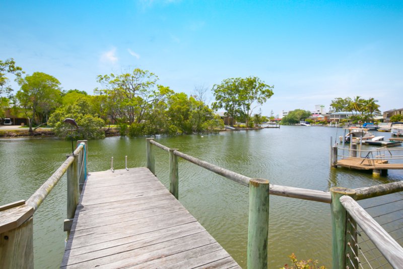 Photo - 2/7 Perry Place, Biggera Waters QLD 4216 - Image 1