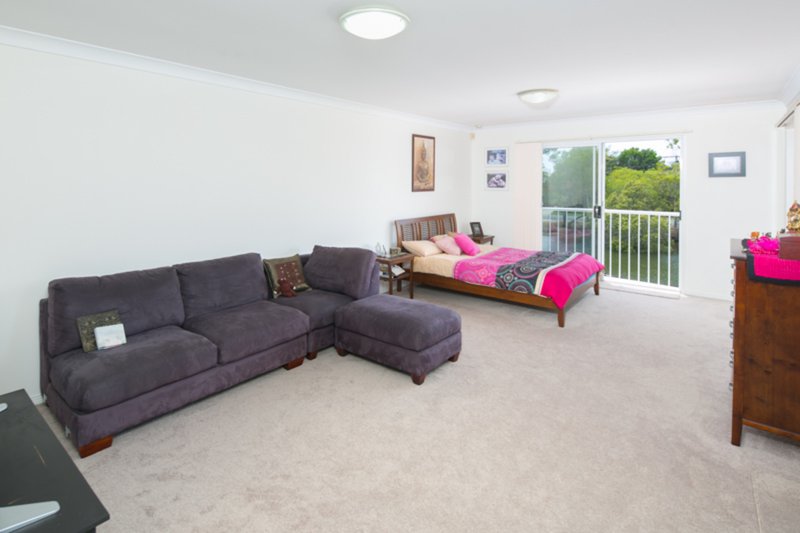 Photo - 2/7 Perry Place, Biggera Waters QLD 4216 - Image 23