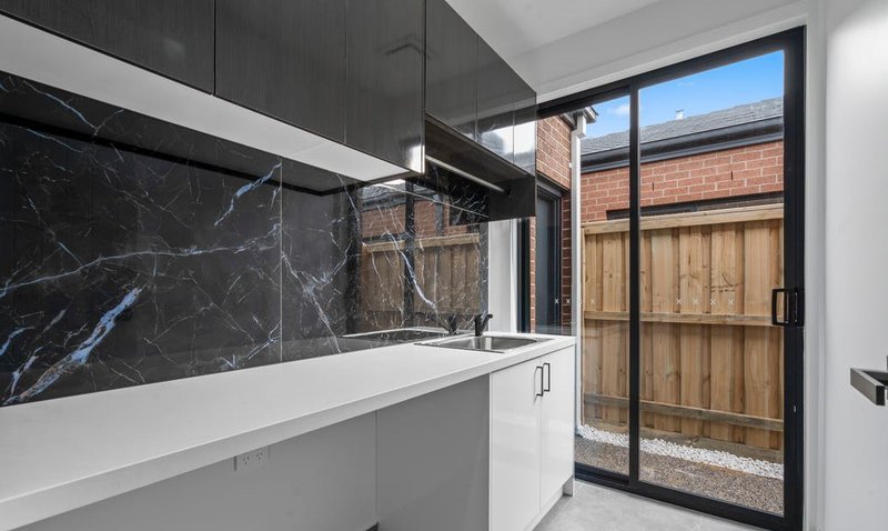 Photo - 27 Persley Street, Tarneit VIC 3029 - Image 10
