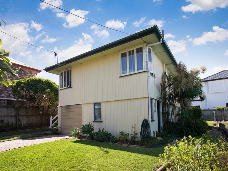 Photo - 27 Petersen Street, Wynnum QLD 4178 - Image 5