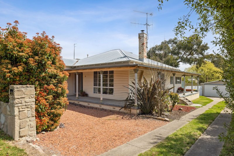 Photo - 27 Petit Street, Yass NSW 2582 - Image 2