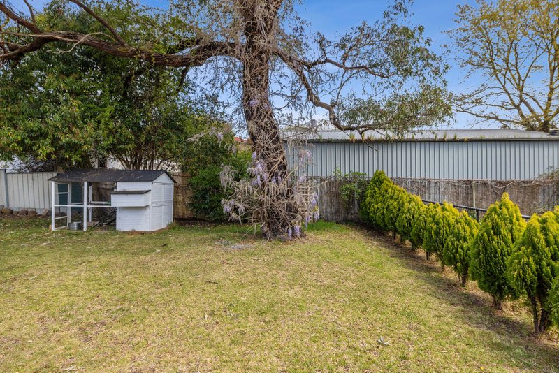 Photo - 27 Petit Street, Yass NSW 2582 - Image 21