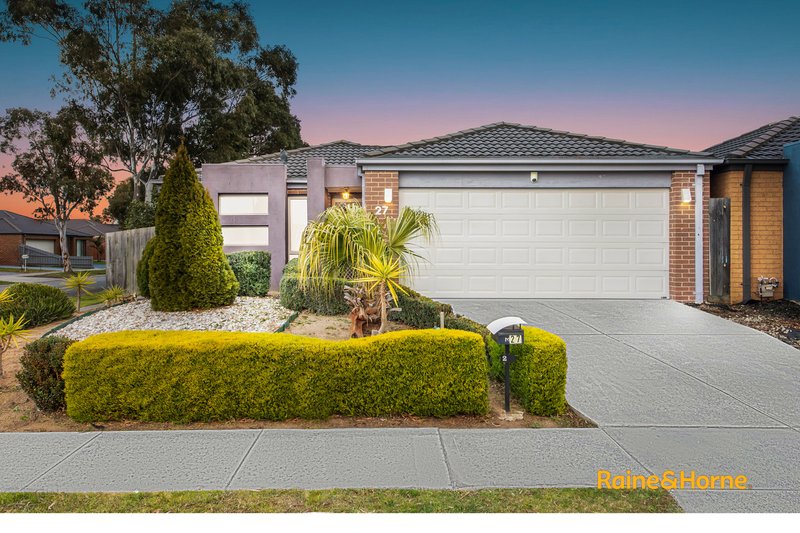 27 Pharaoh Drive, Cranbourne VIC 3977