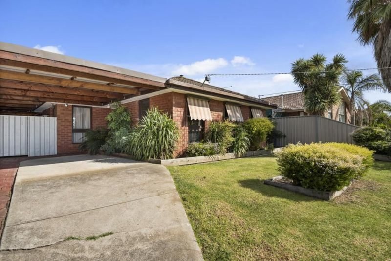 Photo - 27 Pigeon Street, Werribee VIC 3030 - Image 2