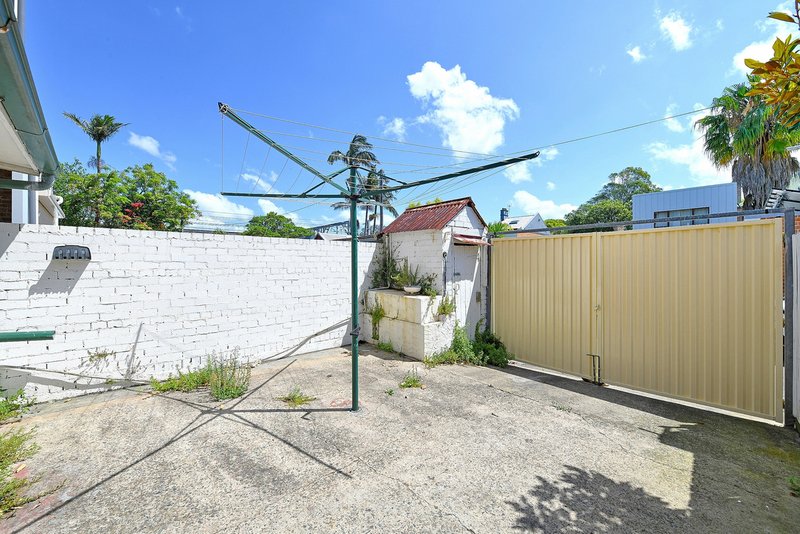 Photo - 27 Pine Street, Newtown NSW 2042 - Image 4