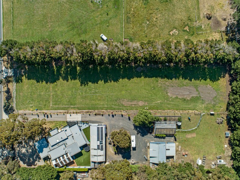 Photo - 27 Pinehill Drive, Pakenham VIC 3810 - Image 5